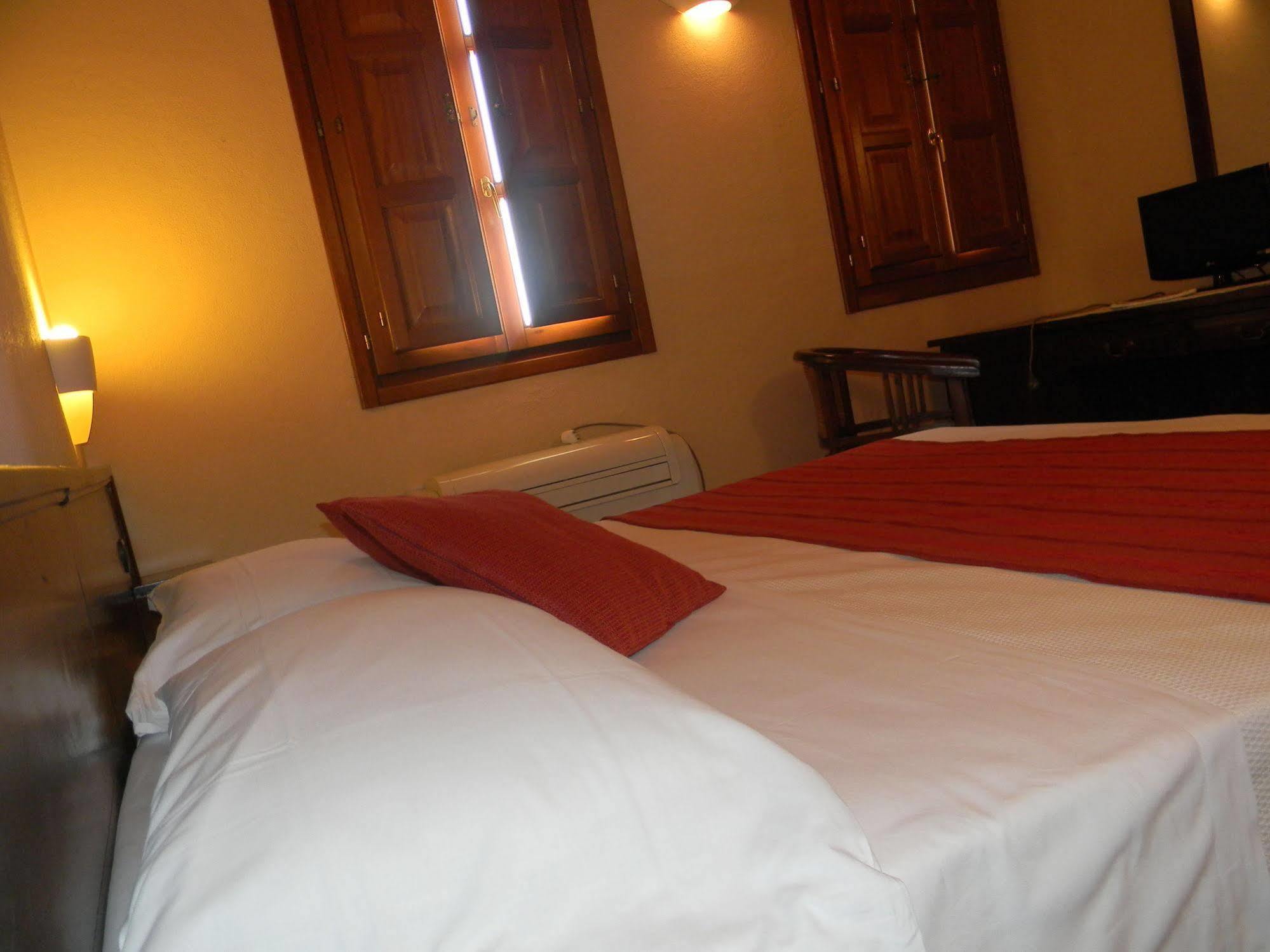 Hotel Sport Village Iglesias Exteriér fotografie